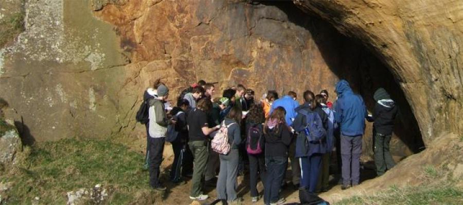 Group of students on a Geophysics field trip