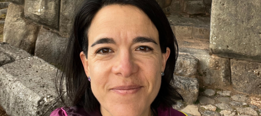 Dr Teresa Armijos Burneo headshot