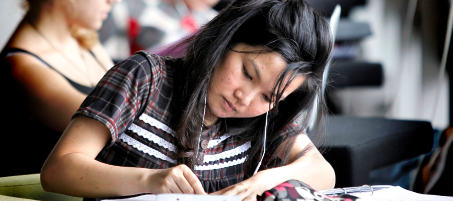 geos-school-students-  student studying landscape