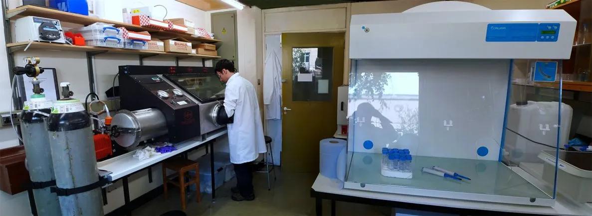 Experimental Aqueous Geochemistry facility